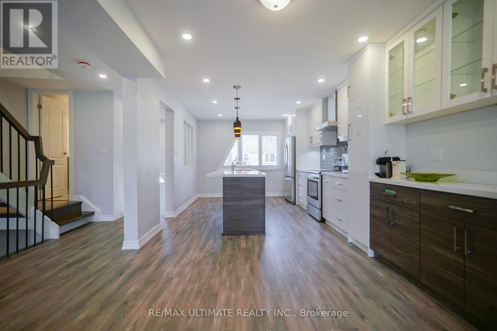 81 Flaming Rose Way, Toronto, Ontario  M2N 5W8 - Photo 5 - C13634088