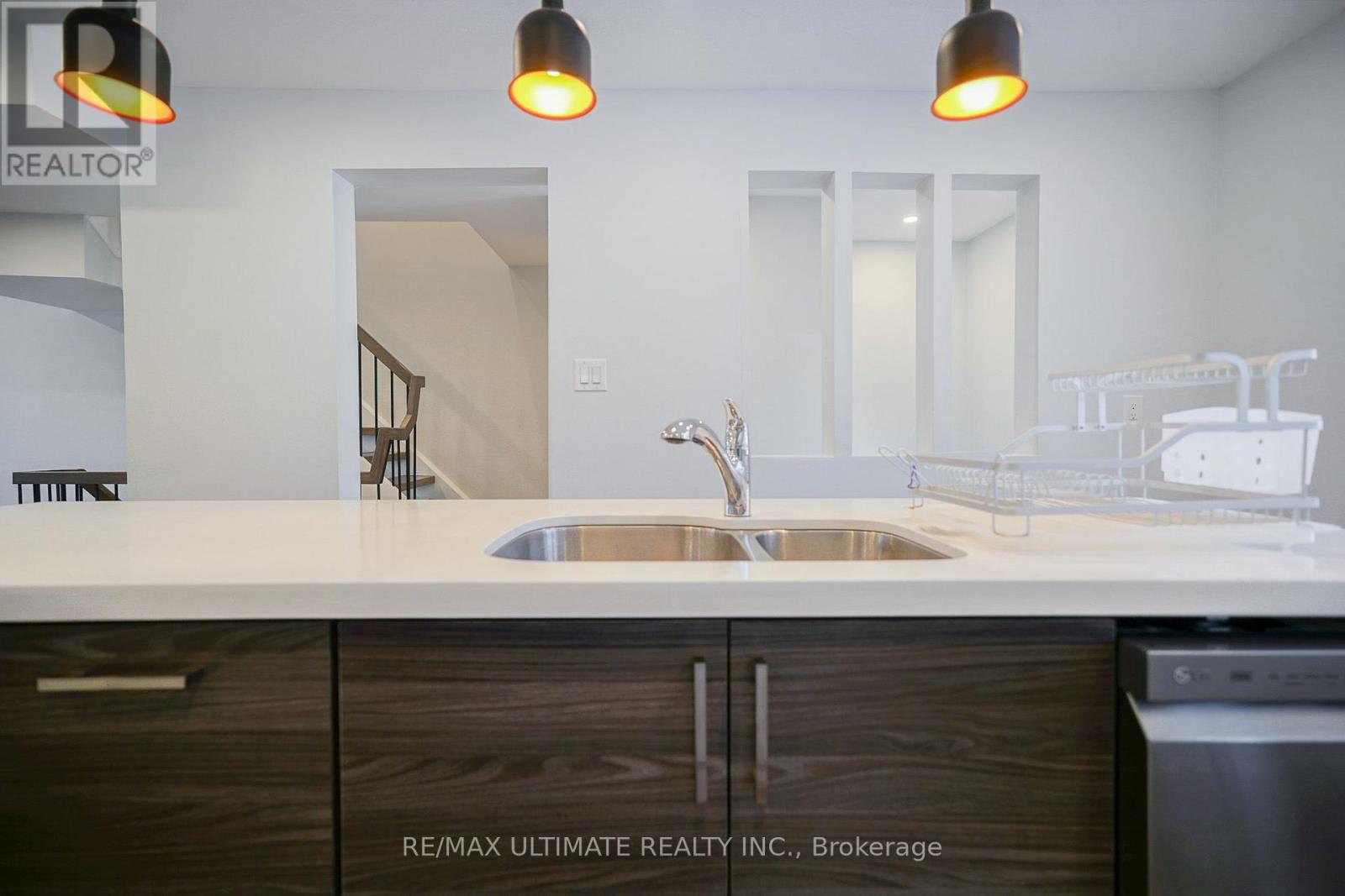 81 Flaming Rose Way, Toronto, Ontario  M2N 5W8 - Photo 7 - C13634088