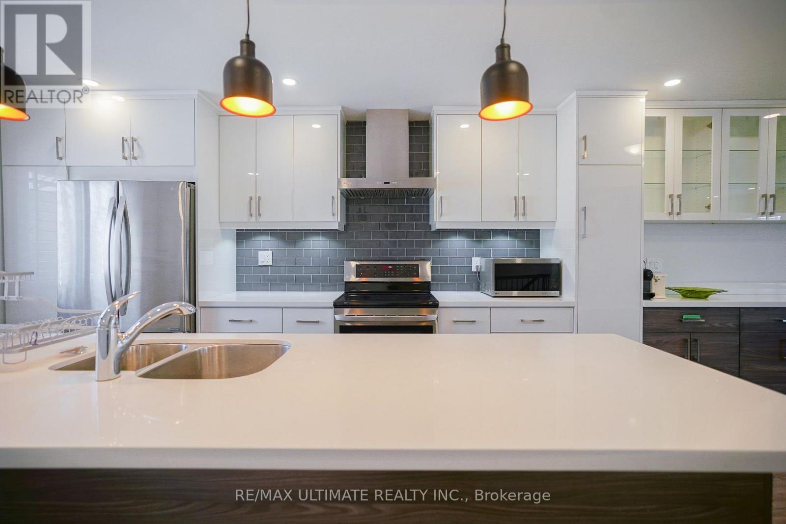 81 Flaming Rose Way, Toronto, Ontario  M2N 5W8 - Photo 9 - C13634088