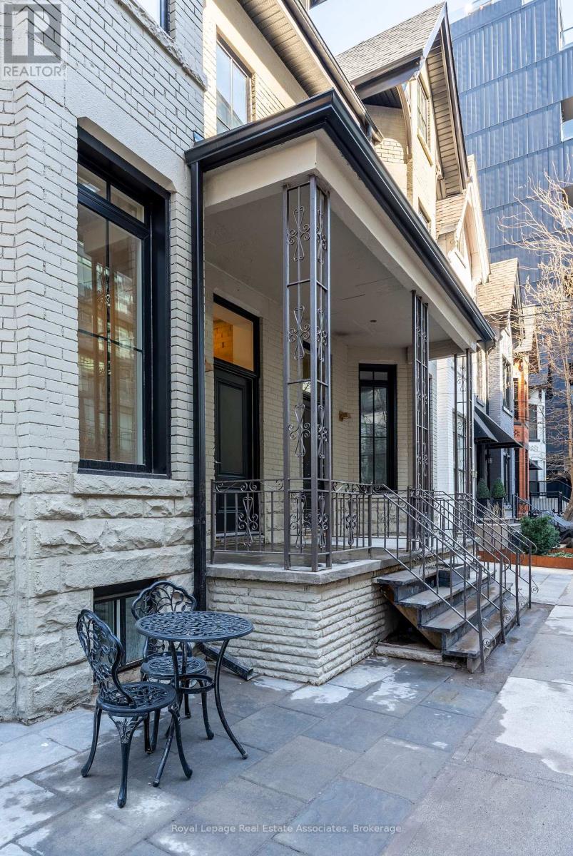 Main Floor - 56 Stewart Street, Toronto, Ontario  M5V 1H6 - Photo 5 - C13634154