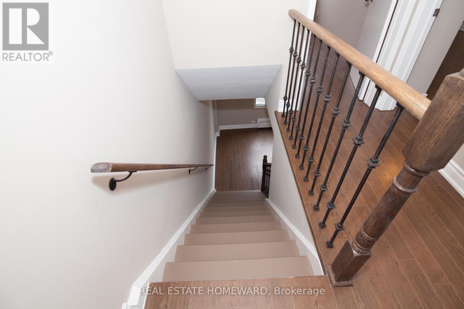 B - 920 Pape Avenue, Toronto, Ontario  M4K 3V2 - Photo 11 - E13634000