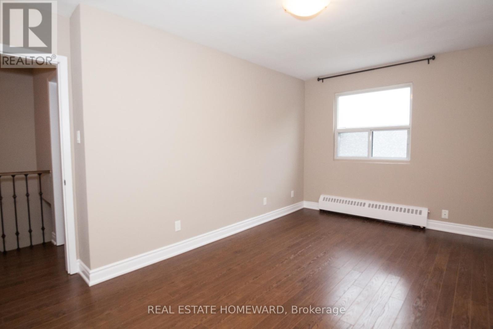 B - 920 Pape Avenue, Toronto, Ontario  M4K 3V2 - Photo 15 - E13634000