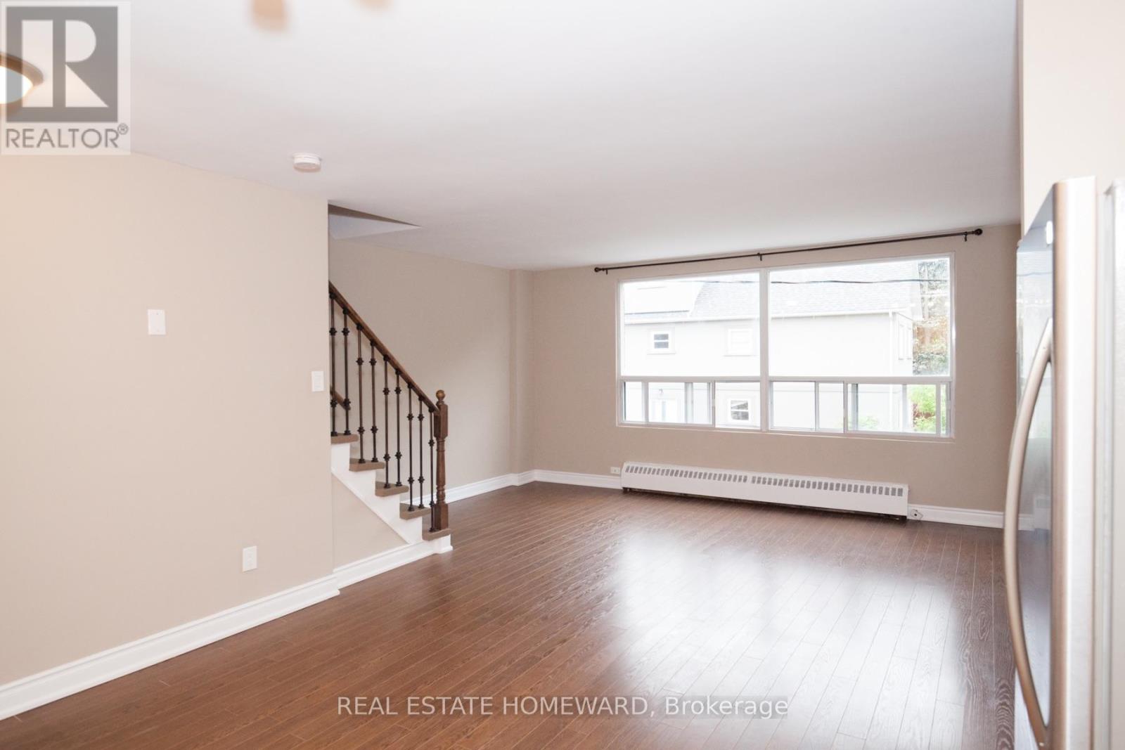 B - 920 Pape Avenue, Toronto, Ontario  M4K 3V2 - Photo 2 - E13634000
