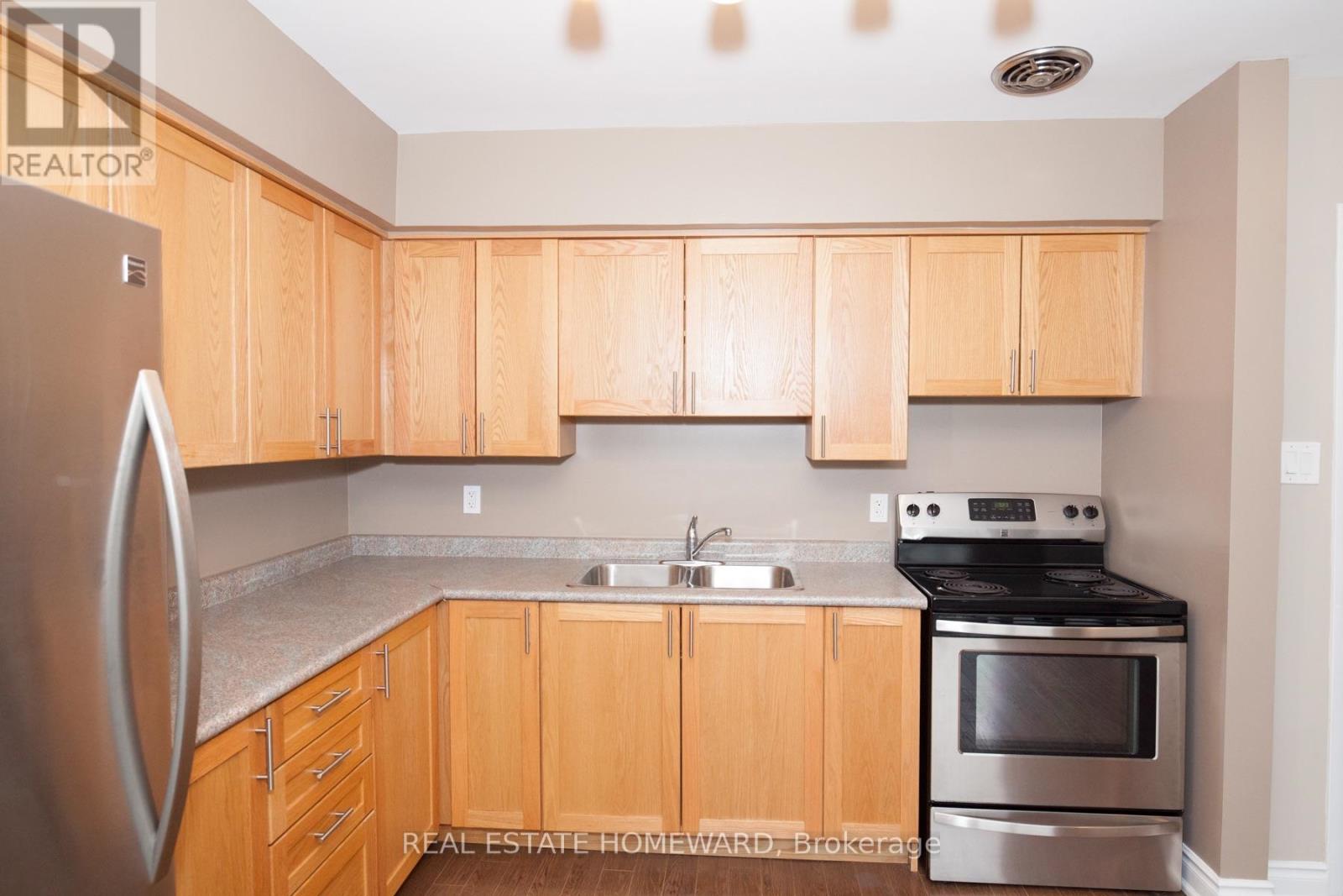 B - 920 Pape Avenue, Toronto, Ontario  M4K 3V2 - Photo 7 - E13634000