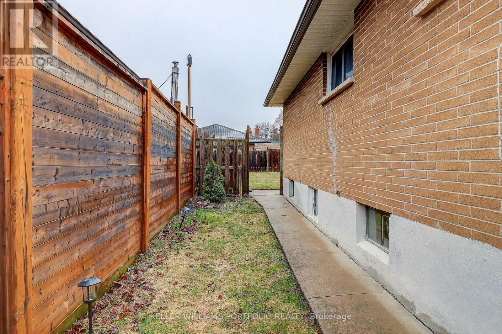 Lower Level - 962 Willowdale Avenue, Oshawa, Ontario  L1H 1W4 - Photo 22 - E13634056
