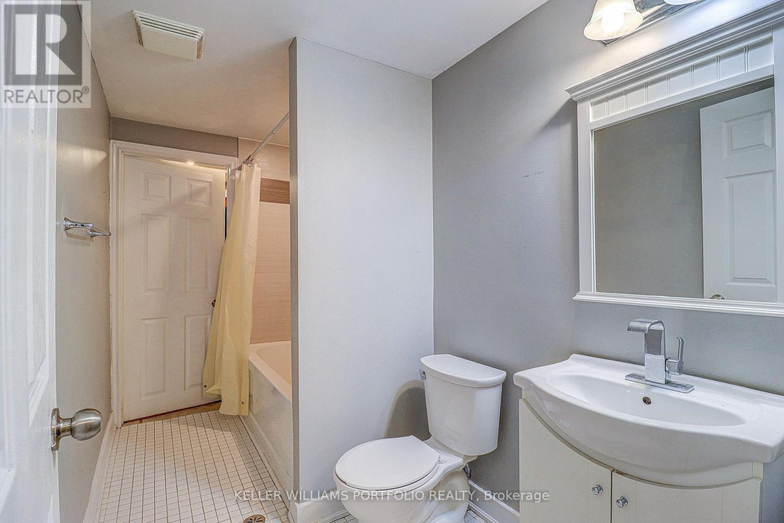 Lower Level - 962 Willowdale Avenue, Oshawa, Ontario  L1H 1W4 - Photo 8 - E13634056