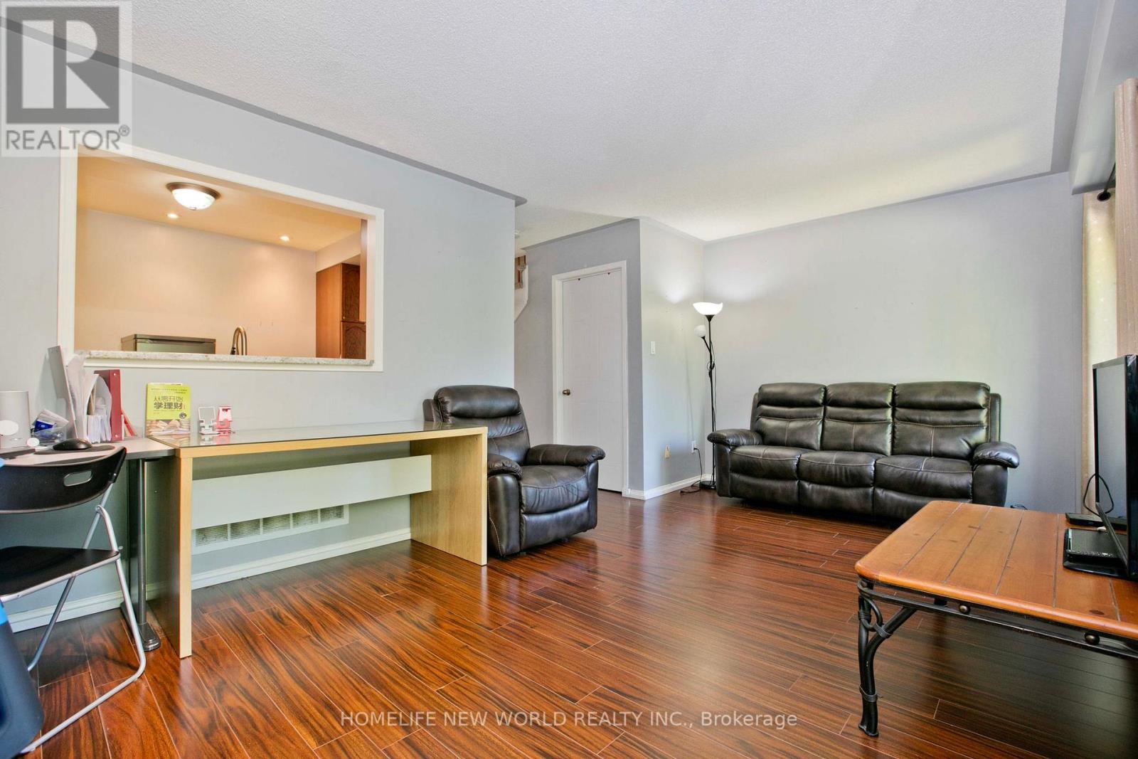 1814 Woodgate Court, Oshawa, Ontario  L1G 7Z1 - Photo 3 - E13634160
