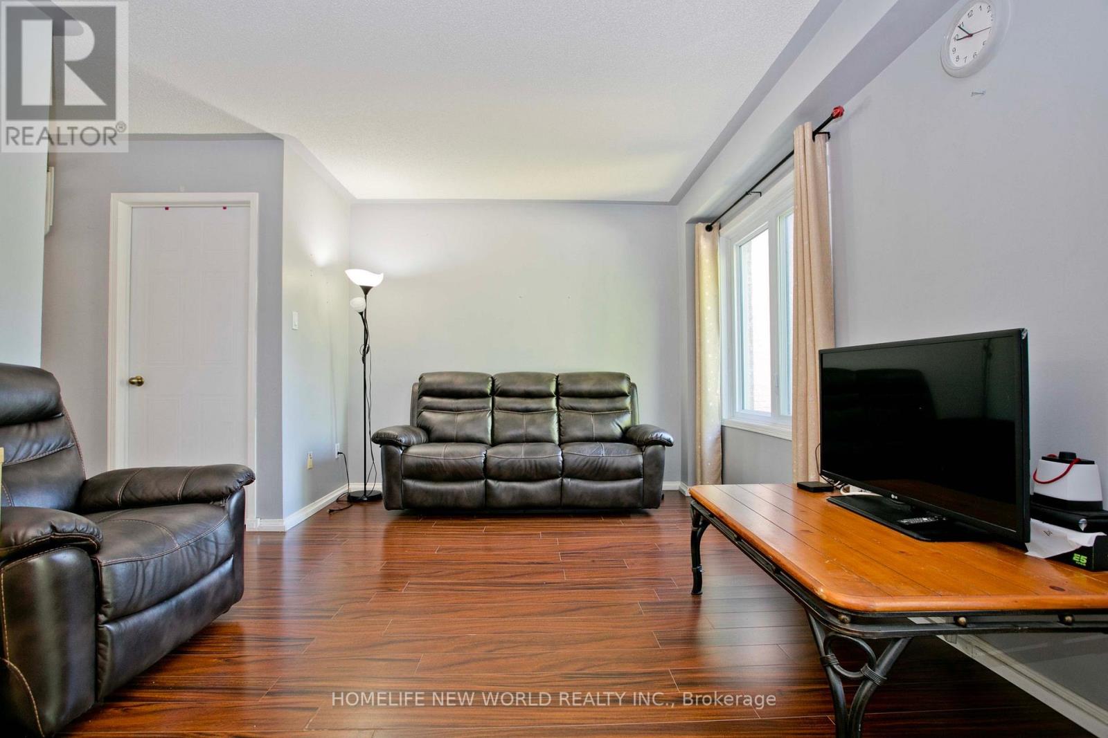 1814 Woodgate Court, Oshawa, Ontario  L1G 7Z1 - Photo 4 - E13634160