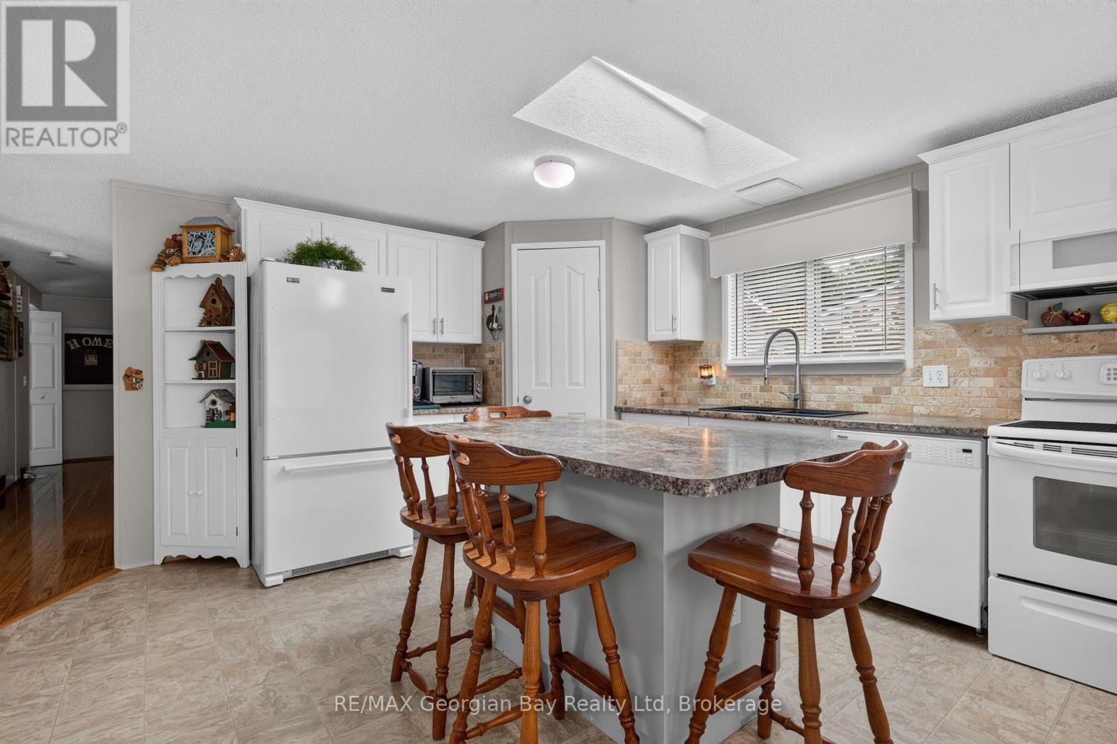 27 Scottsdale - 5411 Elliott Side Road, Tay, Ontario  L4R 4K3 - Photo 5 - S13634044