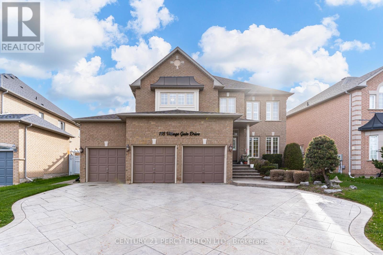 118 Village Gate Drive, Markham, Ontario  L6C 1W5 - Photo 1 - N13634100