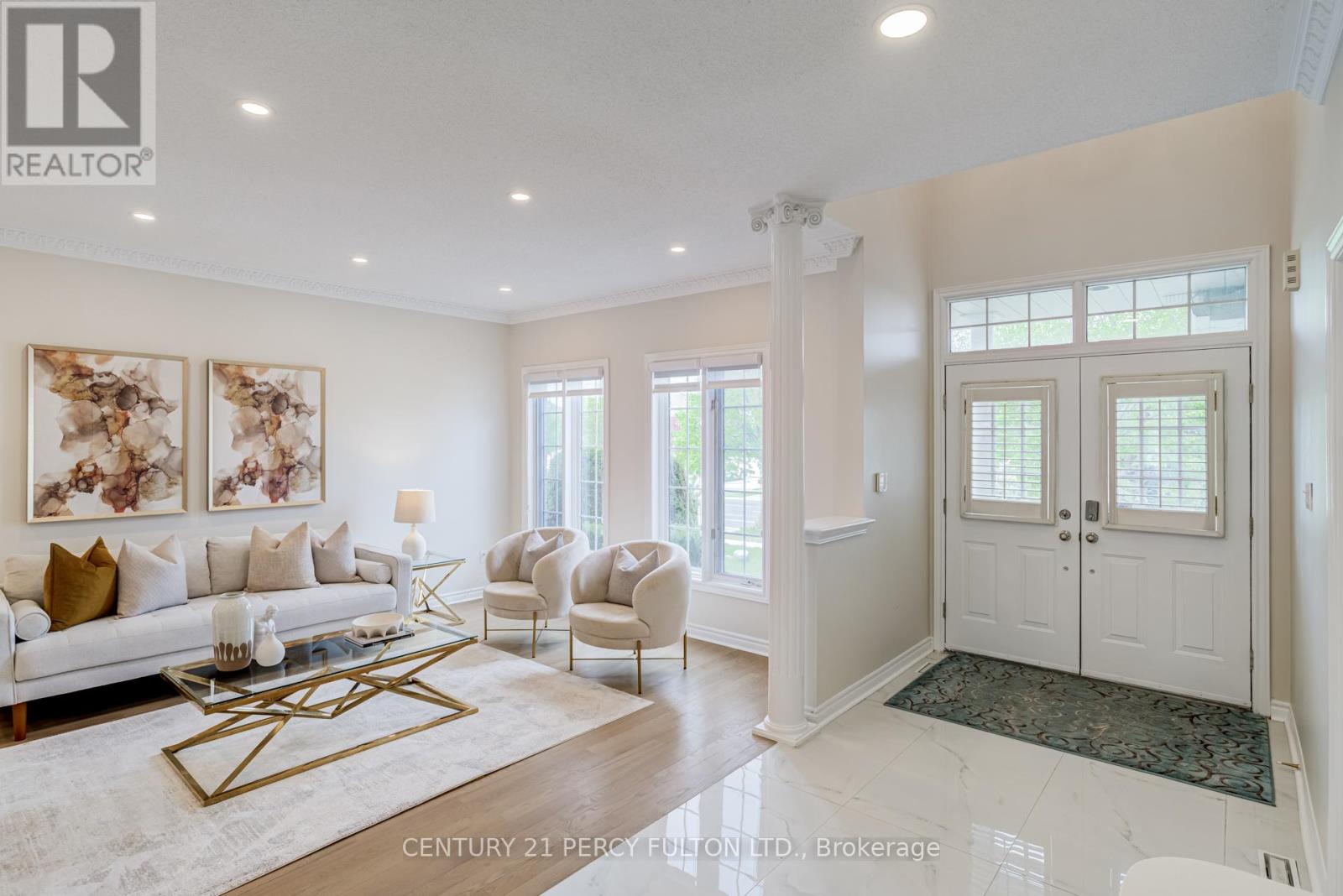 118 Village Gate Drive, Markham, Ontario  L6C 1W5 - Photo 2 - N13634100