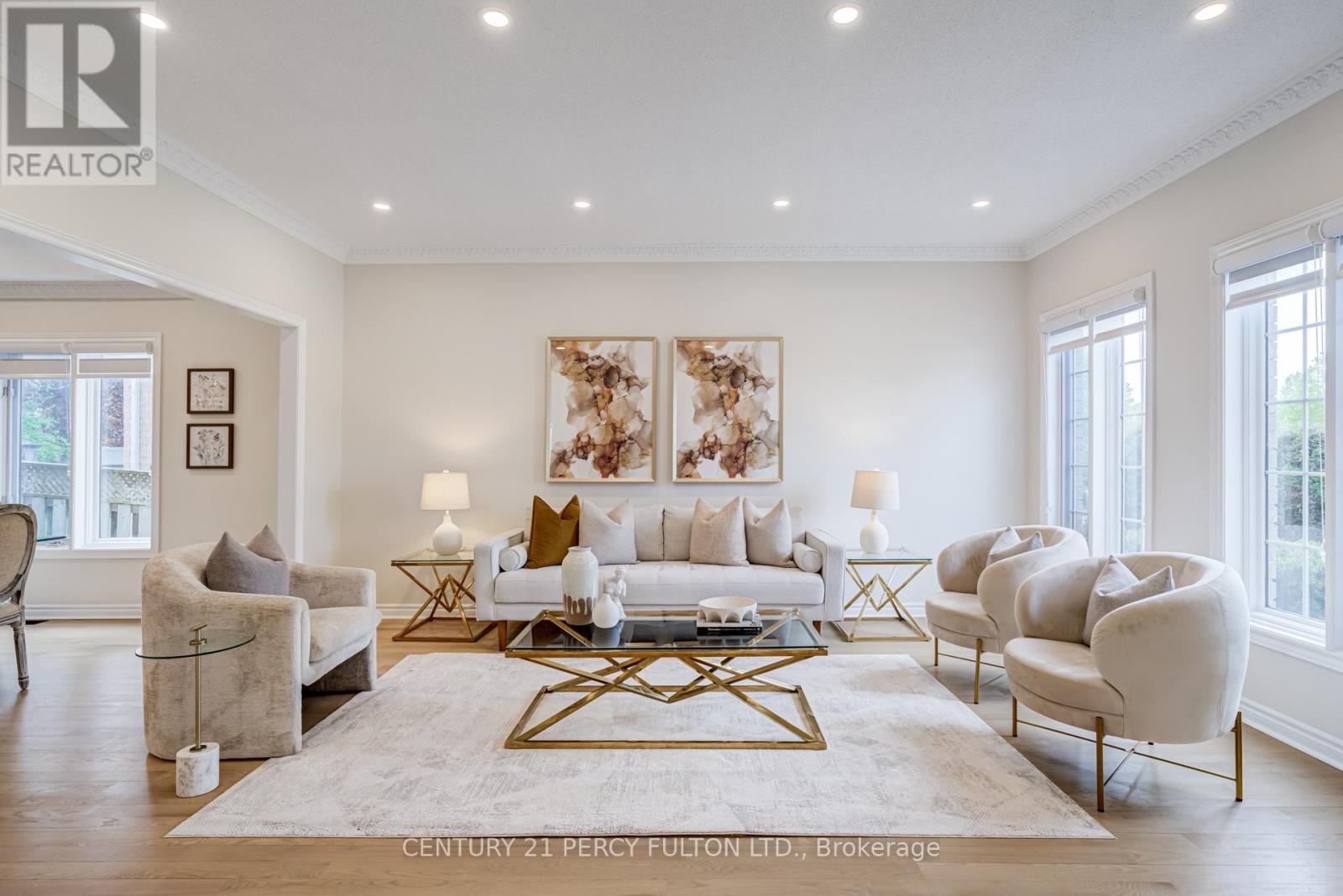 118 Village Gate Drive, Markham, Ontario  L6C 1W5 - Photo 5 - N13634100