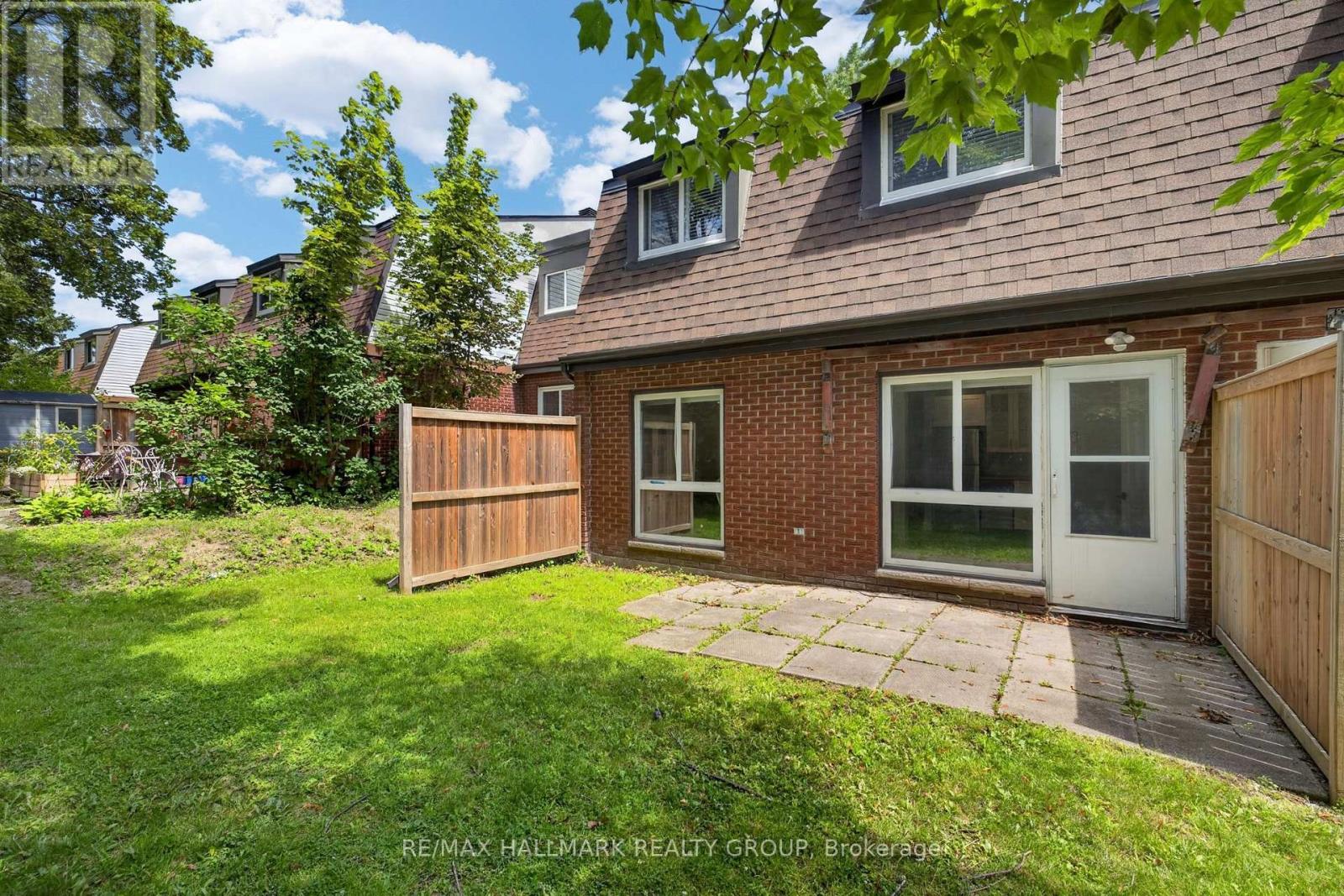 9J - 2080 OGILVIE ROAD, Ottawa, Ontario
