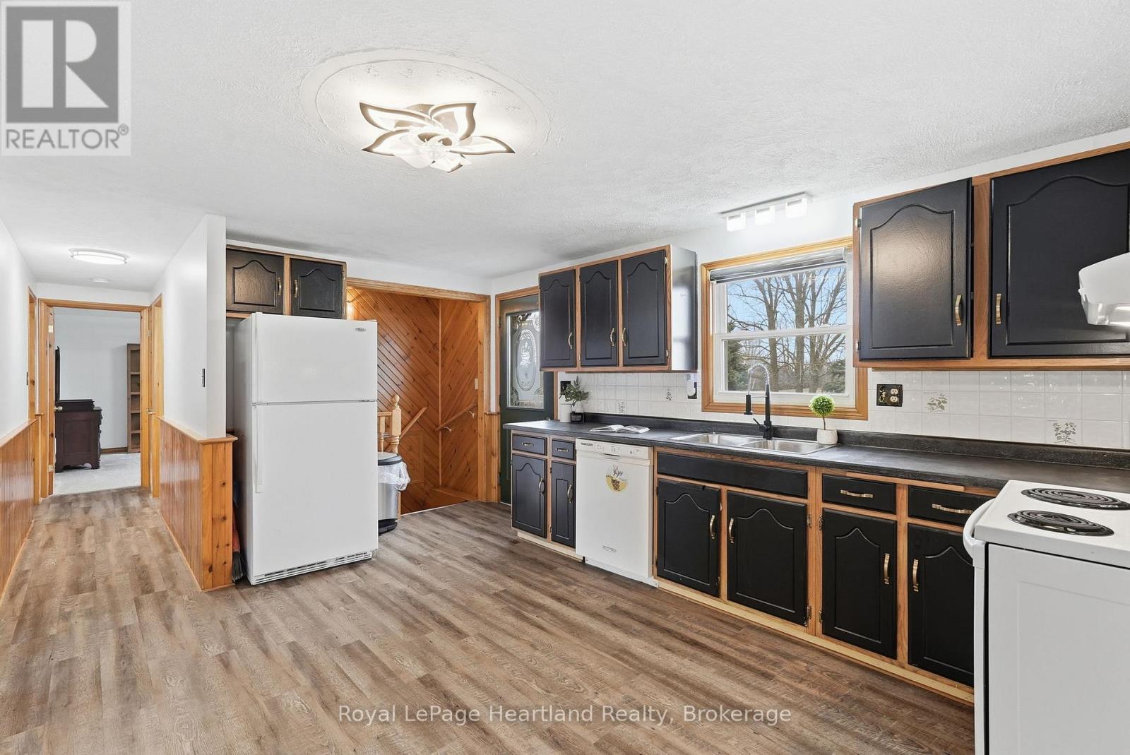 284 Manor Road, North Huron (Wingham), Ontario  N0G 2W0 - Photo 16 - X13634010