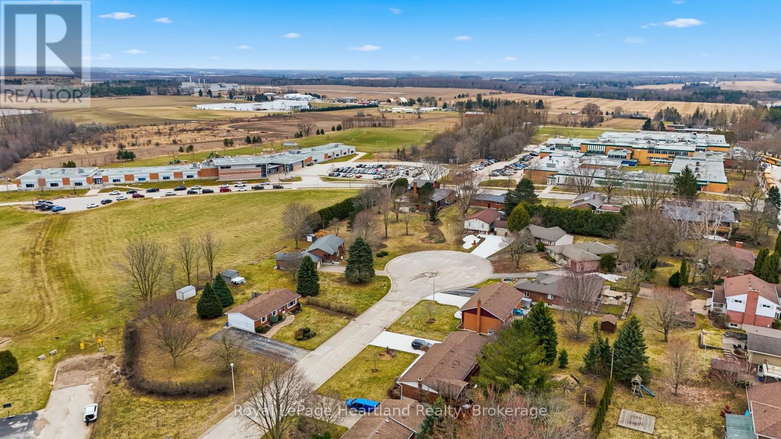 284 Manor Road, North Huron (Wingham), Ontario  N0G 2W0 - Photo 4 - X13634010