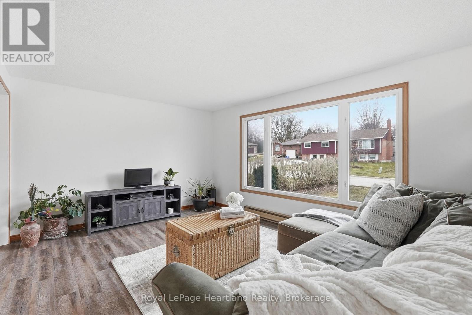 284 Manor Road, North Huron (Wingham), Ontario  N0G 2W0 - Photo 9 - X13634010