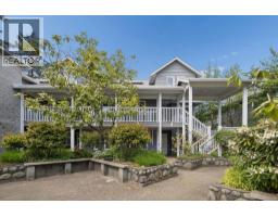 207 1518 BOWSER AVENUE, North Vancouver, British Columbia