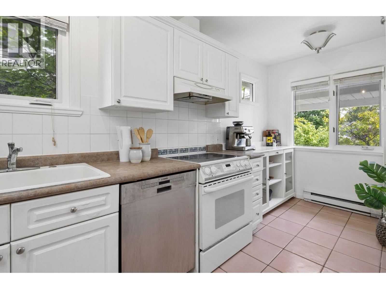 207 1518 Bowser Avenue, North Vancouver, British Columbia  V7P 2Y3 - Photo 16 - R3138863