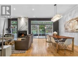 88 SOUTH KINGSWAY WAY, Toronto, Ontario