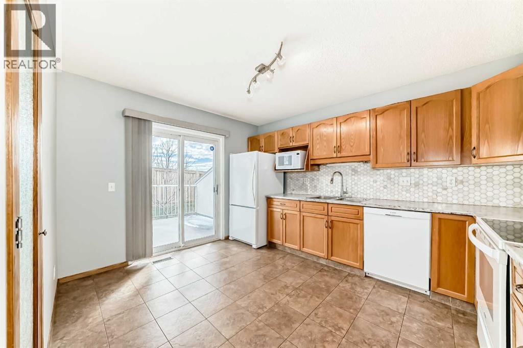 16 Edenwold Green NW, Calgary, Alberta T3A 5B8 - Photo 5 - A2333321