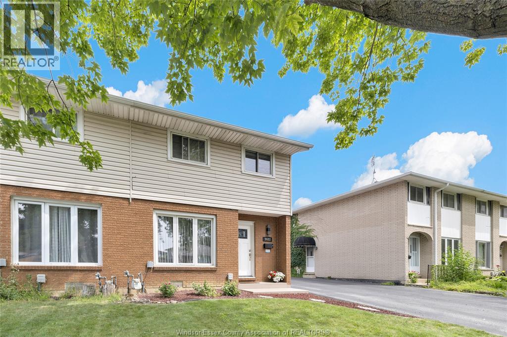 9682 Lynngrove Crescent, Windsor, Ontario  N8R 1B7 - Photo 2 - 26018713