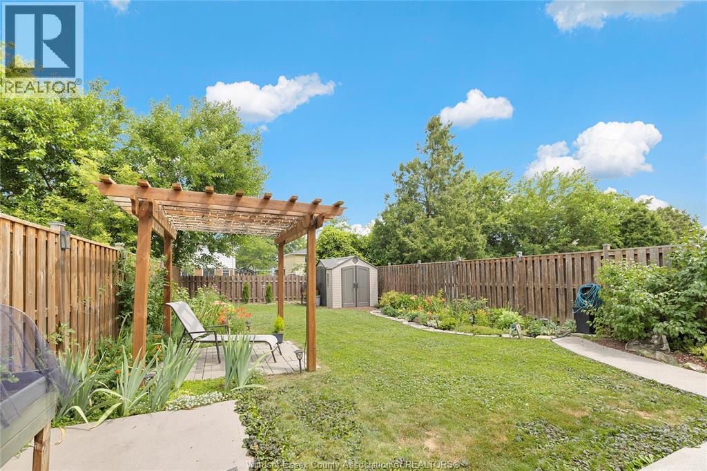 9682 Lynngrove Crescent, Windsor, Ontario  N8R 1B7 - Photo 5 - 26018713