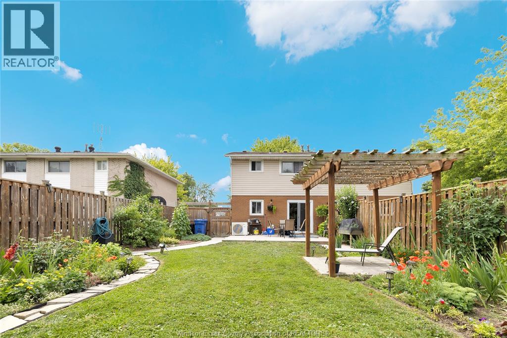 9682 Lynngrove Crescent, Windsor, Ontario  N8R 1B7 - Photo 7 - 26018713