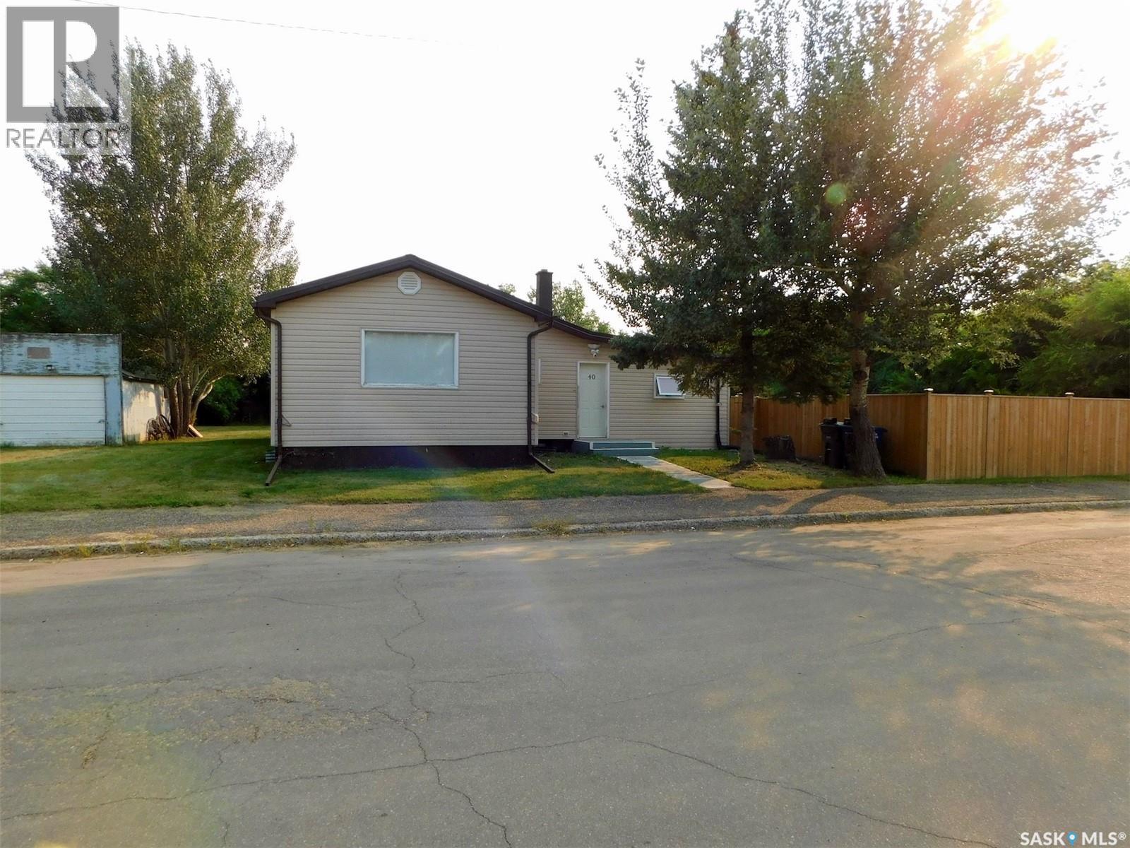 40 Edouard Beaupre STREET, Willow Bunch, Saskatchewan