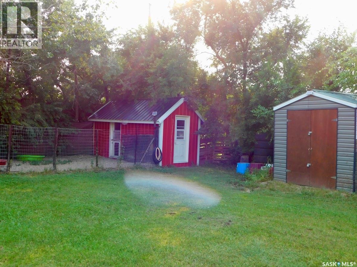 40 Edouard Beaupre Street, Willow Bunch, Saskatchewan  S0H 4K0 - Photo 33 - SK044430