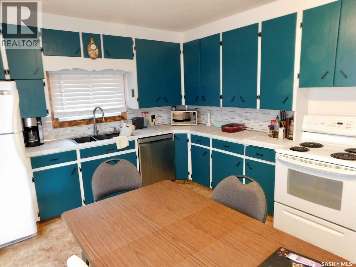 40 Edouard Beaupre Street, Willow Bunch, Saskatchewan  S0H 4K0 - Photo 5 - SK044430