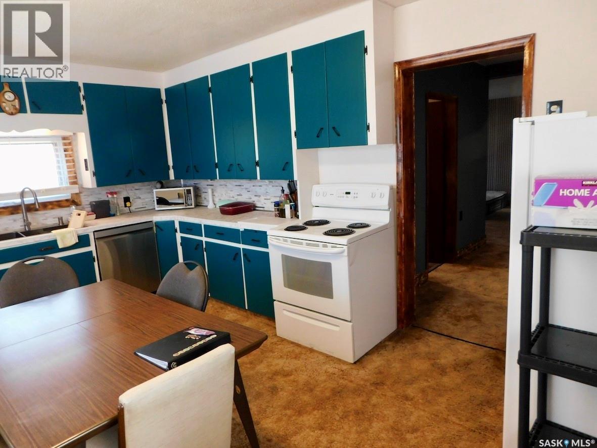 40 Edouard Beaupre Street, Willow Bunch, Saskatchewan  S0H 4K0 - Photo 6 - SK044430