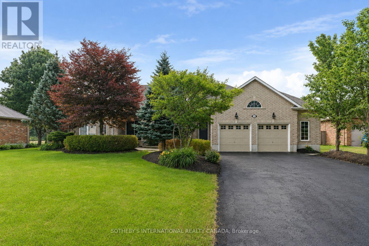 159 Delarmbro Drive, Erin, Ontario  N0B 1T0 - Photo 2 - X12945718