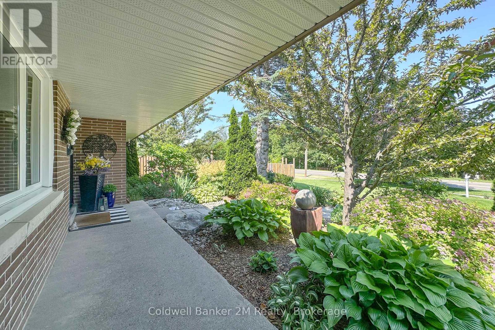 276 Park Road N, Oshawa, Ontario  L1G 4T1 - Photo 3 - E13634574