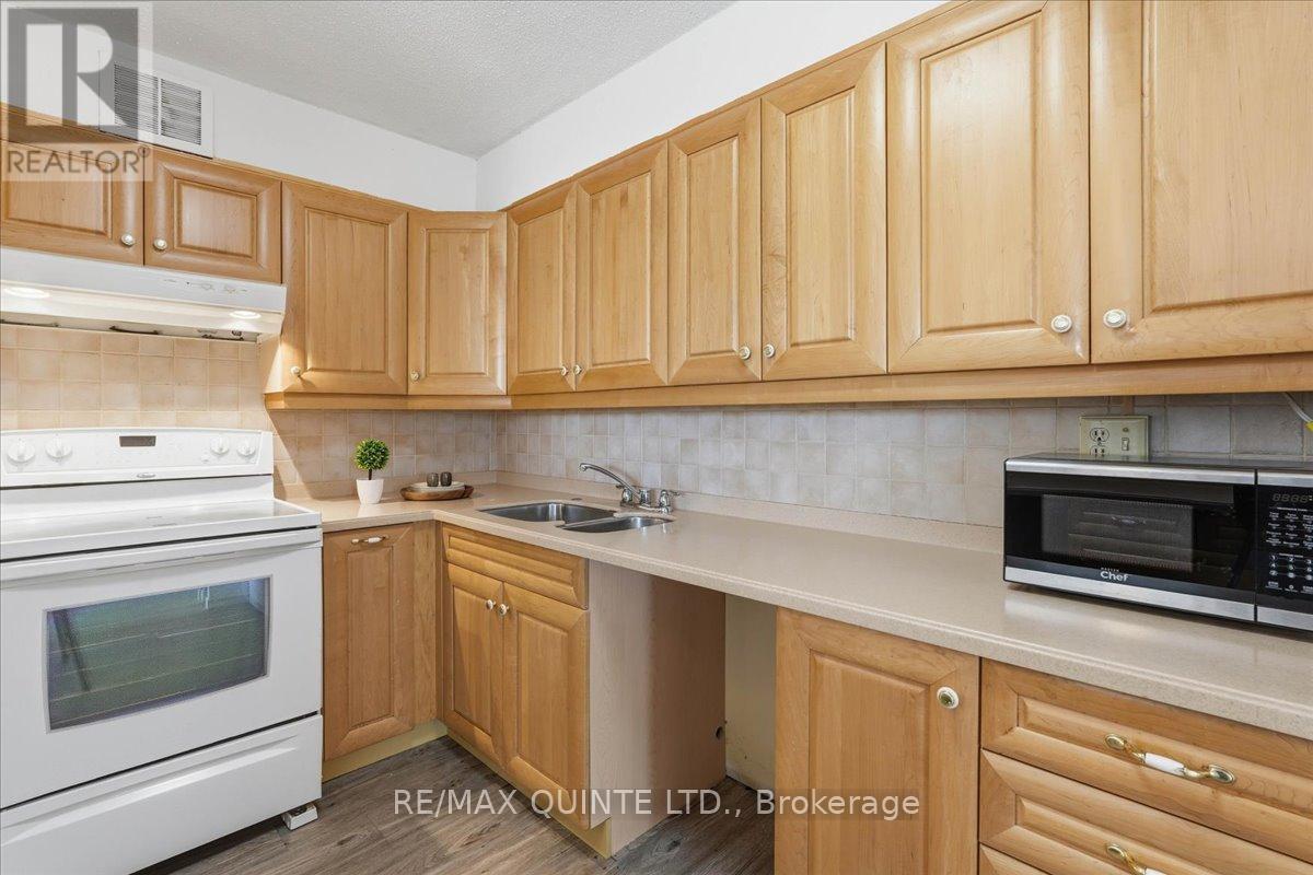 201 - 344 Front Street, Belleville, Ontario  K8N 5M4 - Photo 12 - X13634306