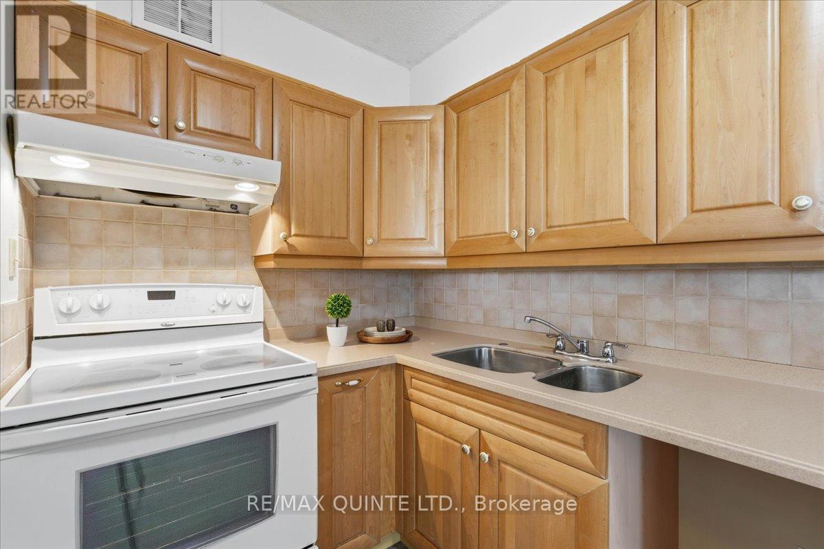 201 - 344 Front Street, Belleville, Ontario  K8N 5M4 - Photo 13 - X13634306