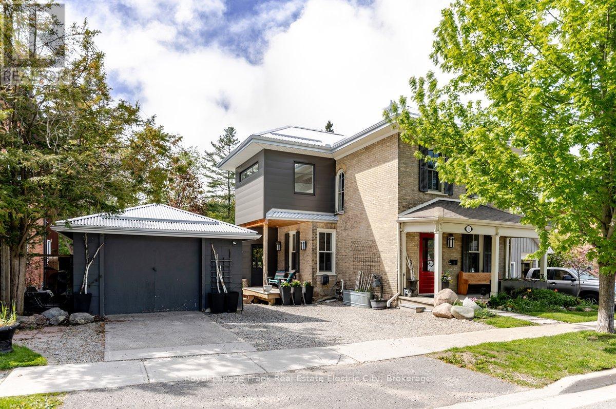 11 Conger Street, Peterborough, Ontario  K9H 4Y7 - Photo 2 - X13634456