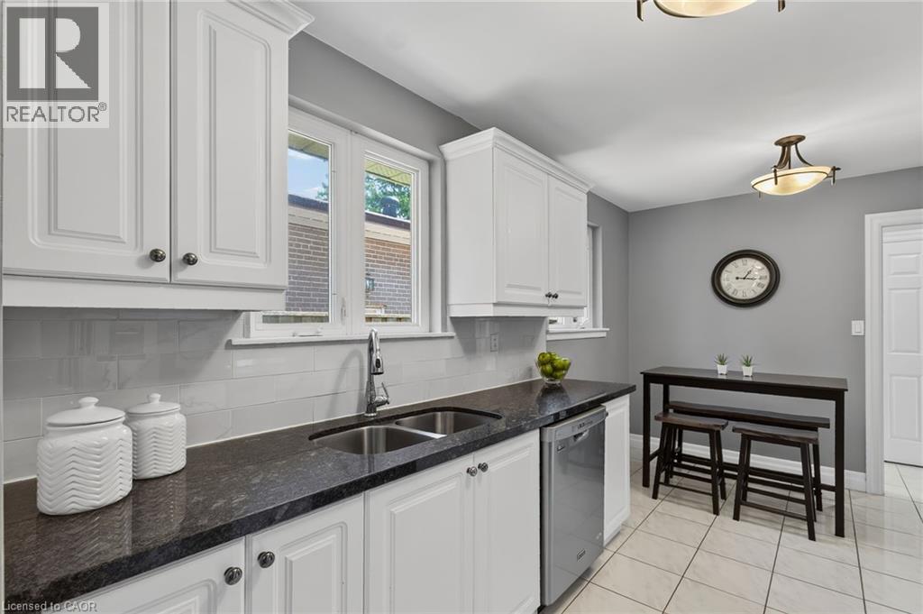 1172 Chada Avenue, Mississauga, Ontario  L5C 1P9 - Photo 16 - 40847861