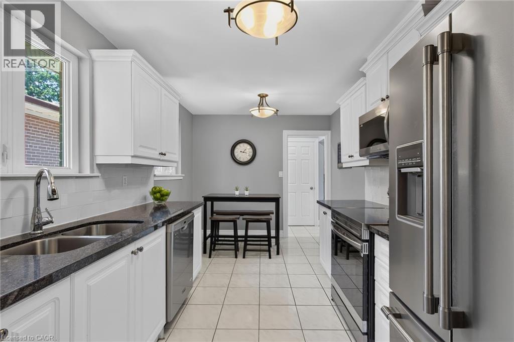 1172 Chada Avenue, Mississauga, Ontario  L5C 1P9 - Photo 14 - 40847861