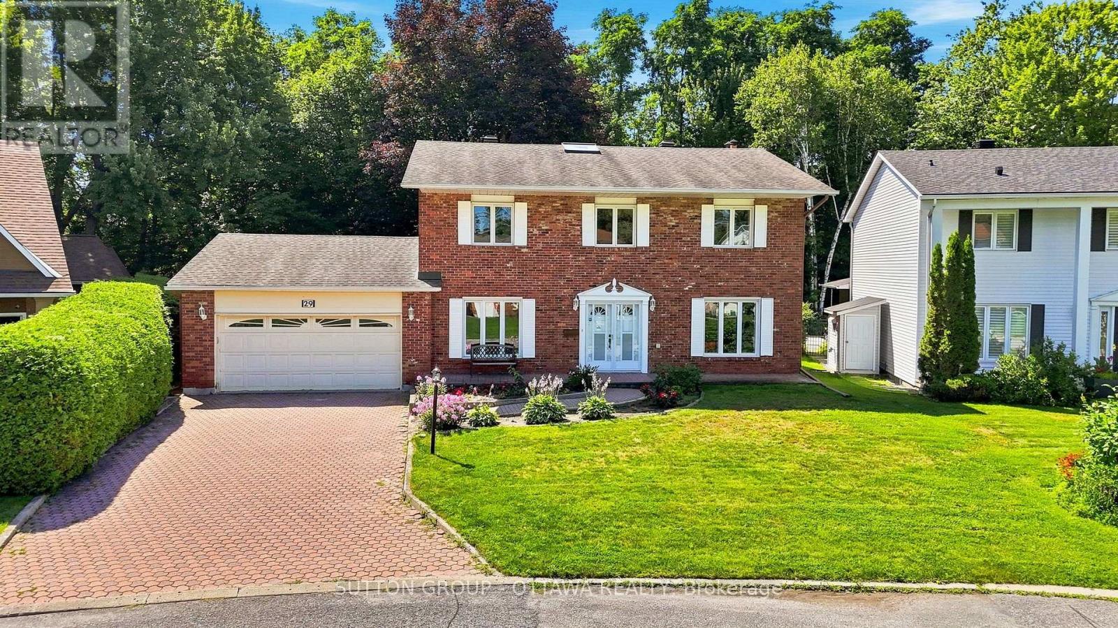29 CHESSWOOD COURT, Ottawa, Ontario