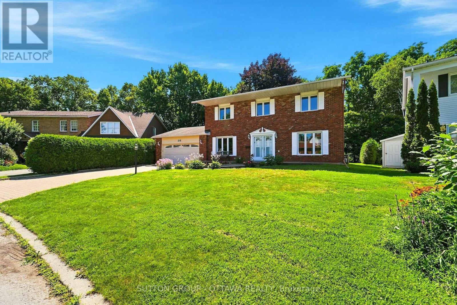 29 Chesswood Court, Ottawa, Ontario K2E 7E3 - Photo 2 - X13634192