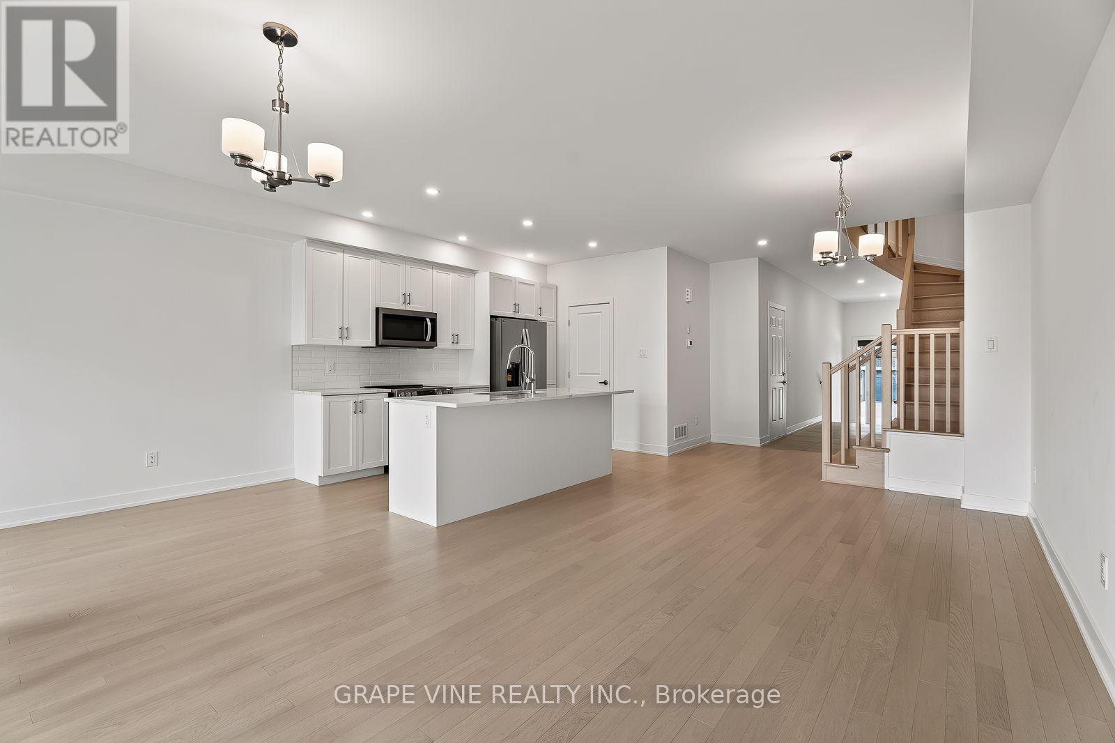239 Monticello Avenue, Ottawa, Ontario K2S 2R8 - Photo 12 - X13634236