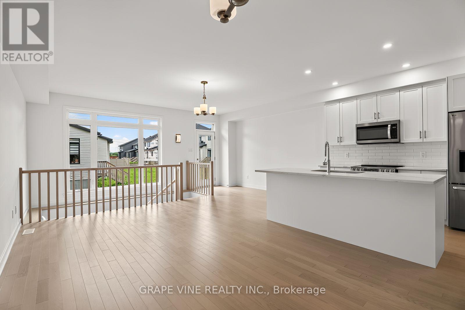 239 Monticello Avenue, Ottawa, Ontario K2S 2R8 - Photo 9 - X13634236