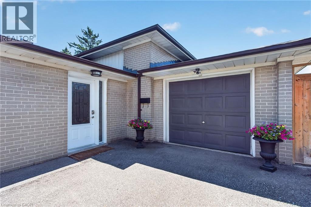 1172 Chada Avenue, Mississauga, Ontario  L5C 1P9 - Photo 3 - 40847861