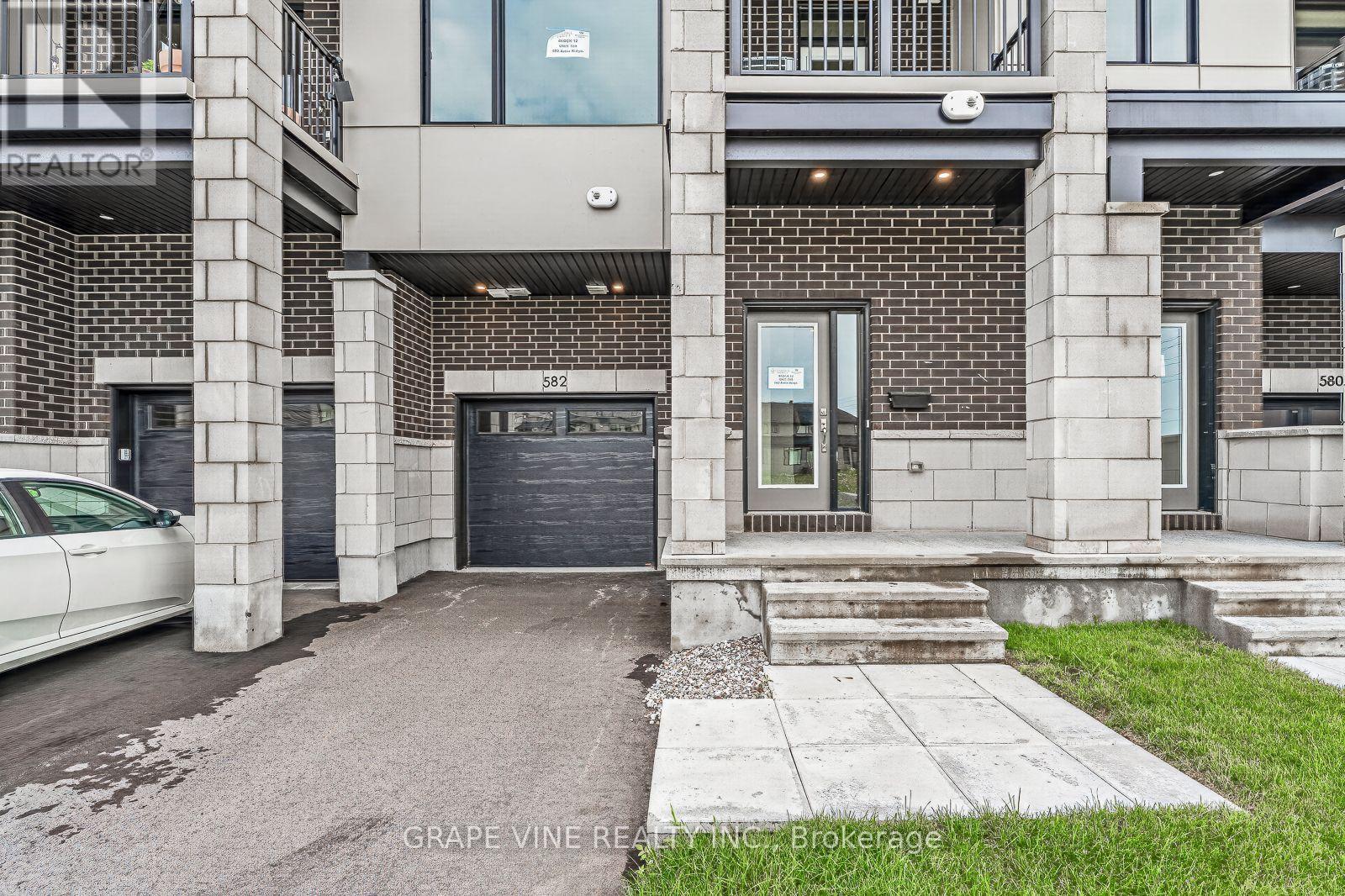 582 Arbia Ridge, Ottawa, Ontario K2S 2S4 - Photo 3 - X13634254