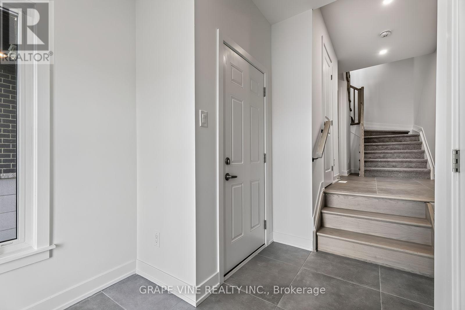 582 Arbia Ridge, Ottawa, Ontario K2S 2S4 - Photo 4 - X13634254
