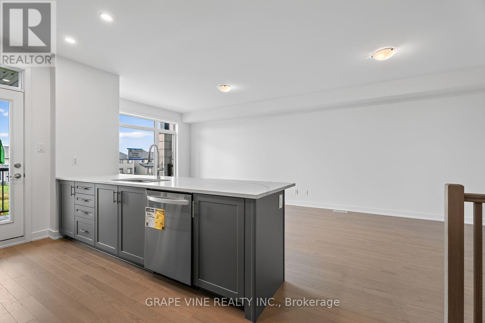 582 Arbia Ridge, Ottawa, Ontario K2S 2S4 - Photo 9 - X13634254