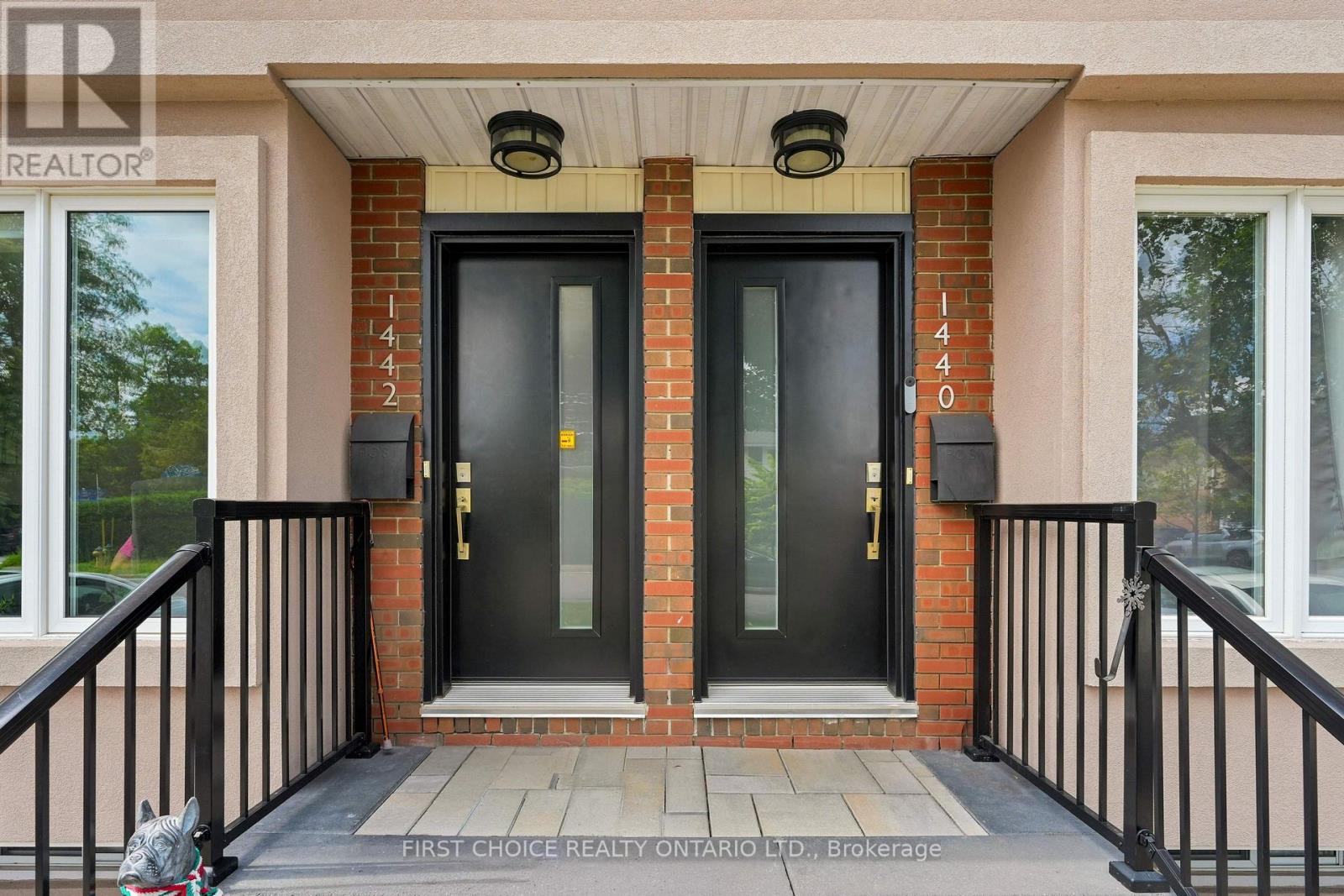 1442 Claymor Avenue, Ottawa, Ontario K2C 1S6 - Photo 3 - X13634356