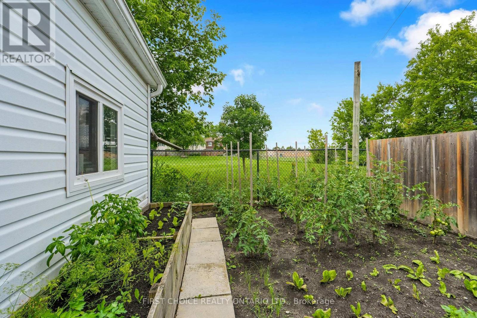 1442 Claymor Avenue, Ottawa, Ontario K2C 1S6 - Photo 33 - X13634356