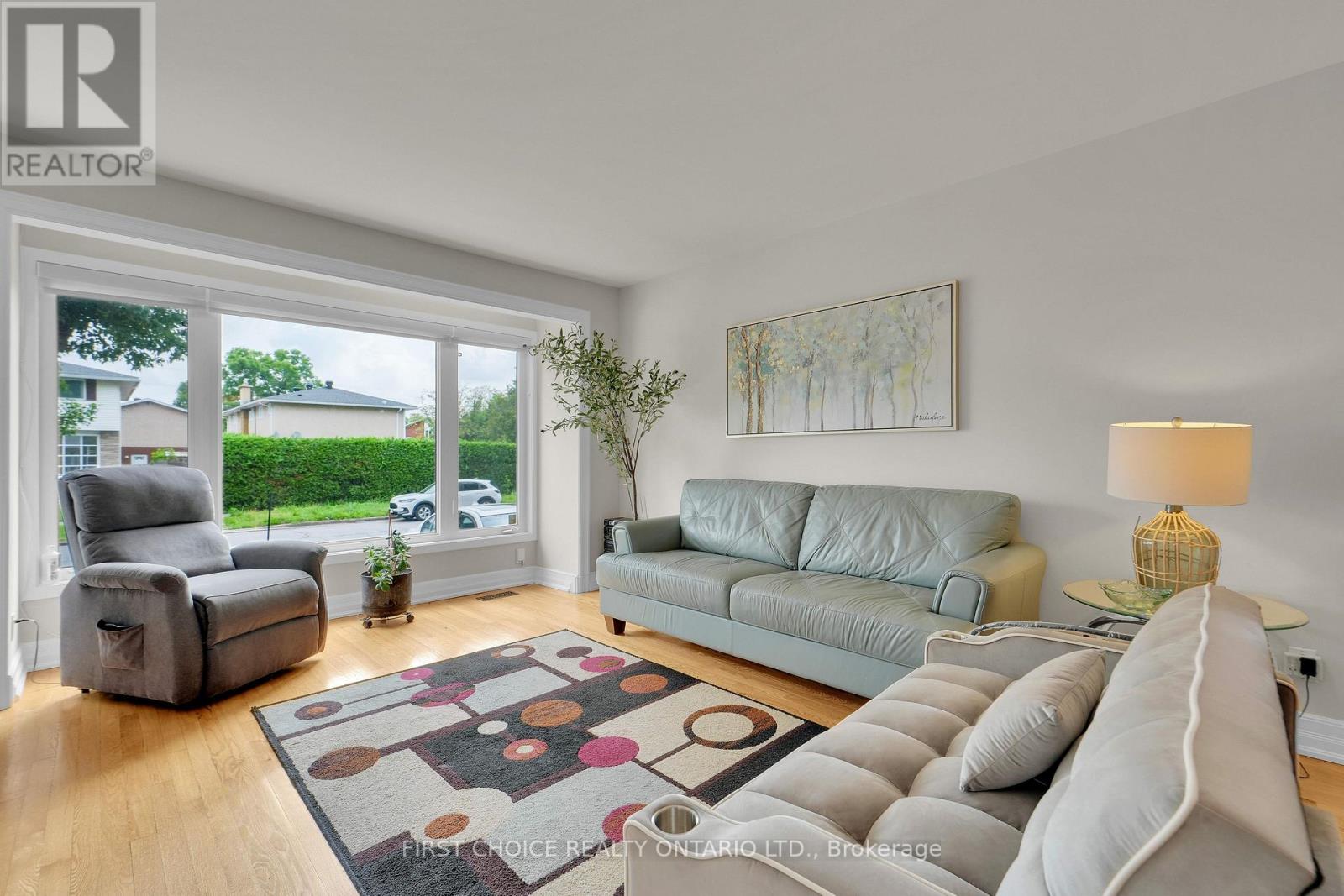 1442 Claymor Avenue, Ottawa, Ontario K2C 1S6 - Photo 5 - X13634356
