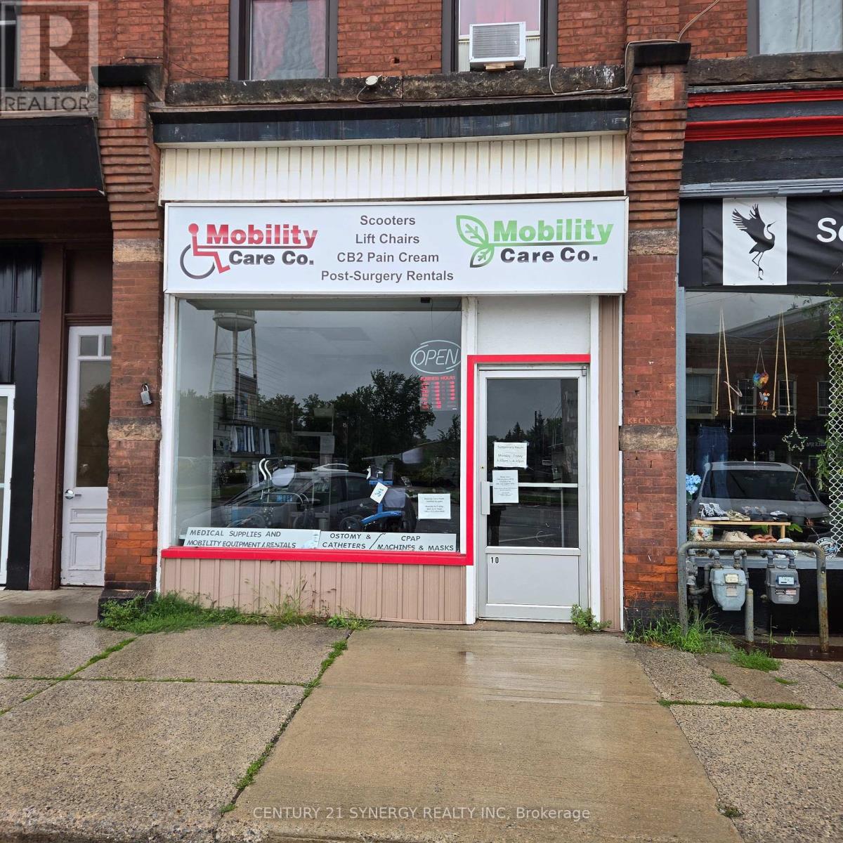 10 MAIN STREET W, Smiths Falls, Ontario